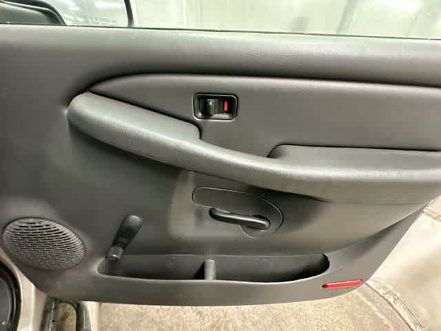 Used 2007 Chevrolet Silverado 1500 4x4 Extended Cab image 15