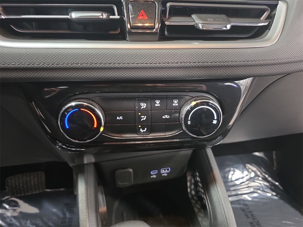 Certified 2025 Chevrolet TrailBlazer LT w/ Driver Confidence Package image 20