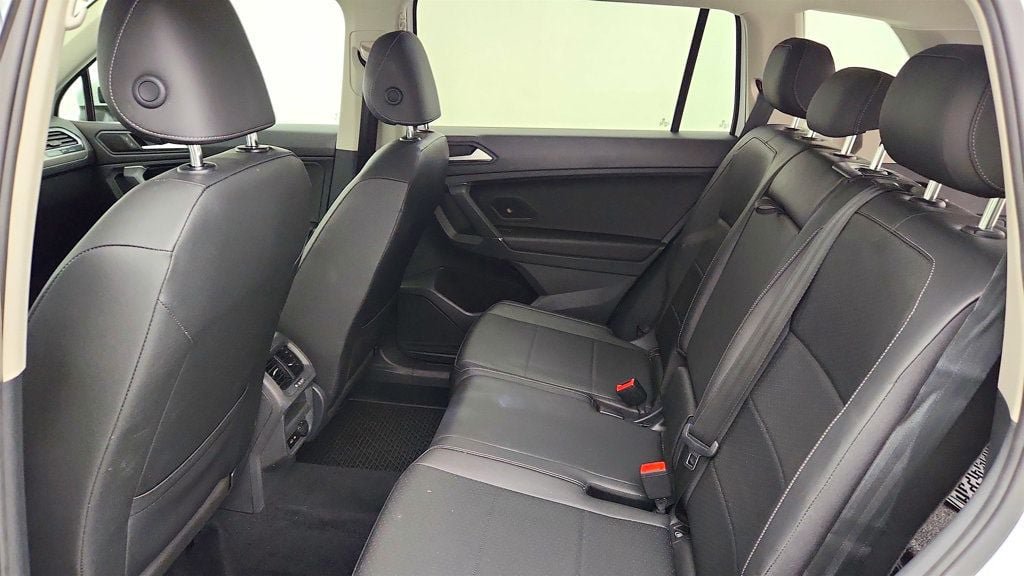 Used 2020 Volkswagen Tiguan SEL AWD/4WD image 20