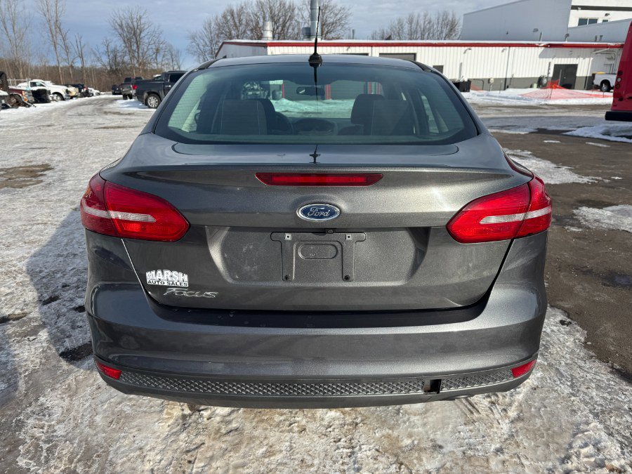 Used 2016 Ford Focus SE image 4