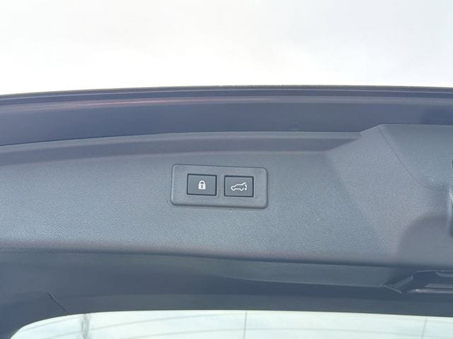 Certified 2025 Subaru Outback Premium image 15