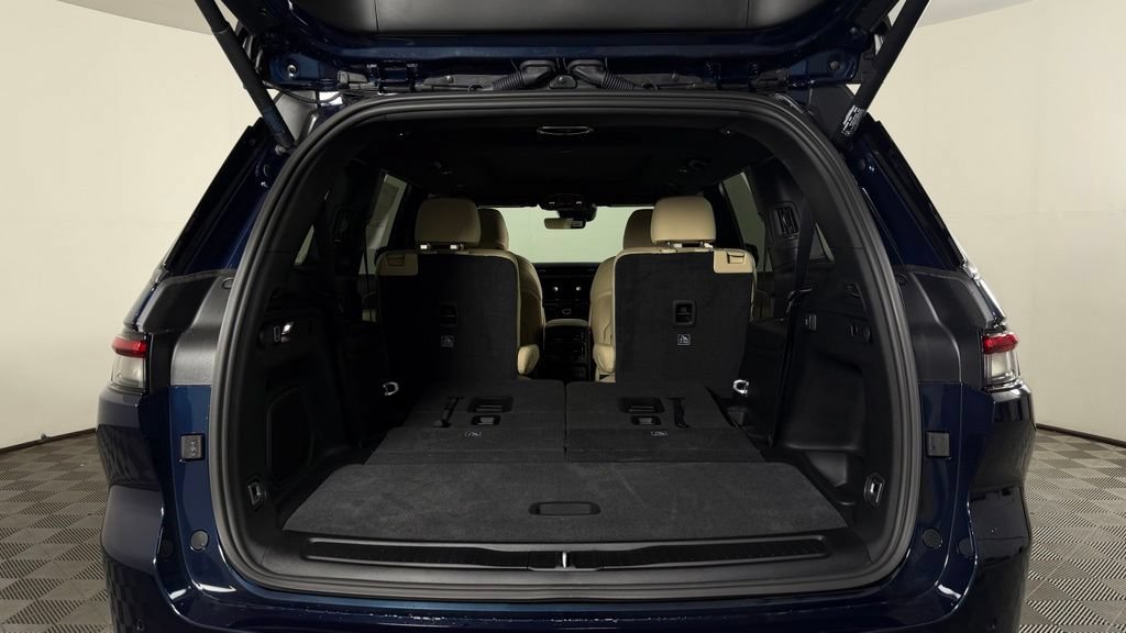 New 2026 Jeep Grand Cherokee L Limited w/ Limited Altitude Package AWD/4WD image 10