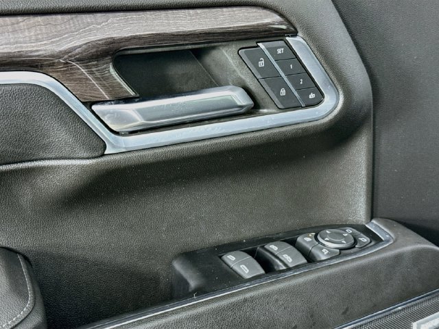 Used 2022 Chevrolet Silverado 1500 LTZ AWD/4WD image 19