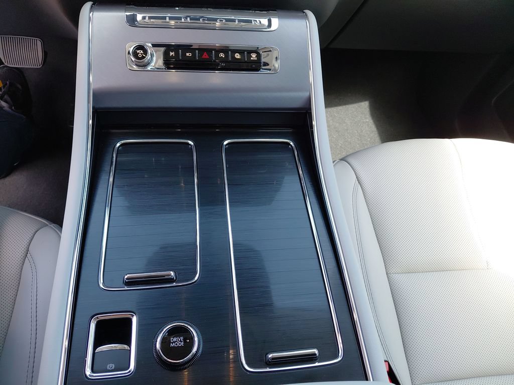 New 2026 Lincoln Aviator AWD w/ Jet Appearance Package image 22