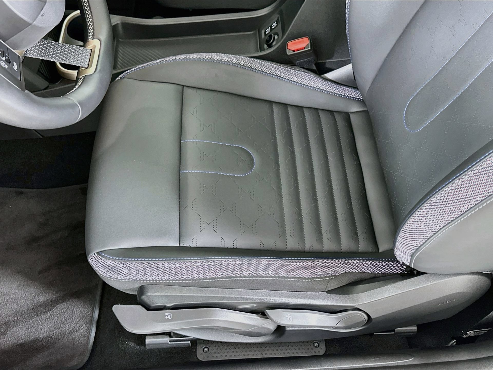 Used 2025 MINI Cooper S FWD image 20