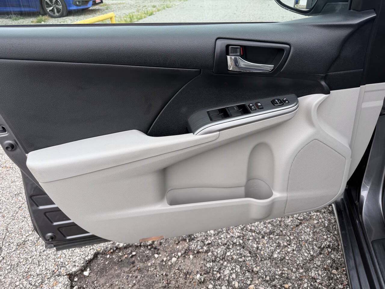 Used 2014 Toyota Camry LE FWD image 13