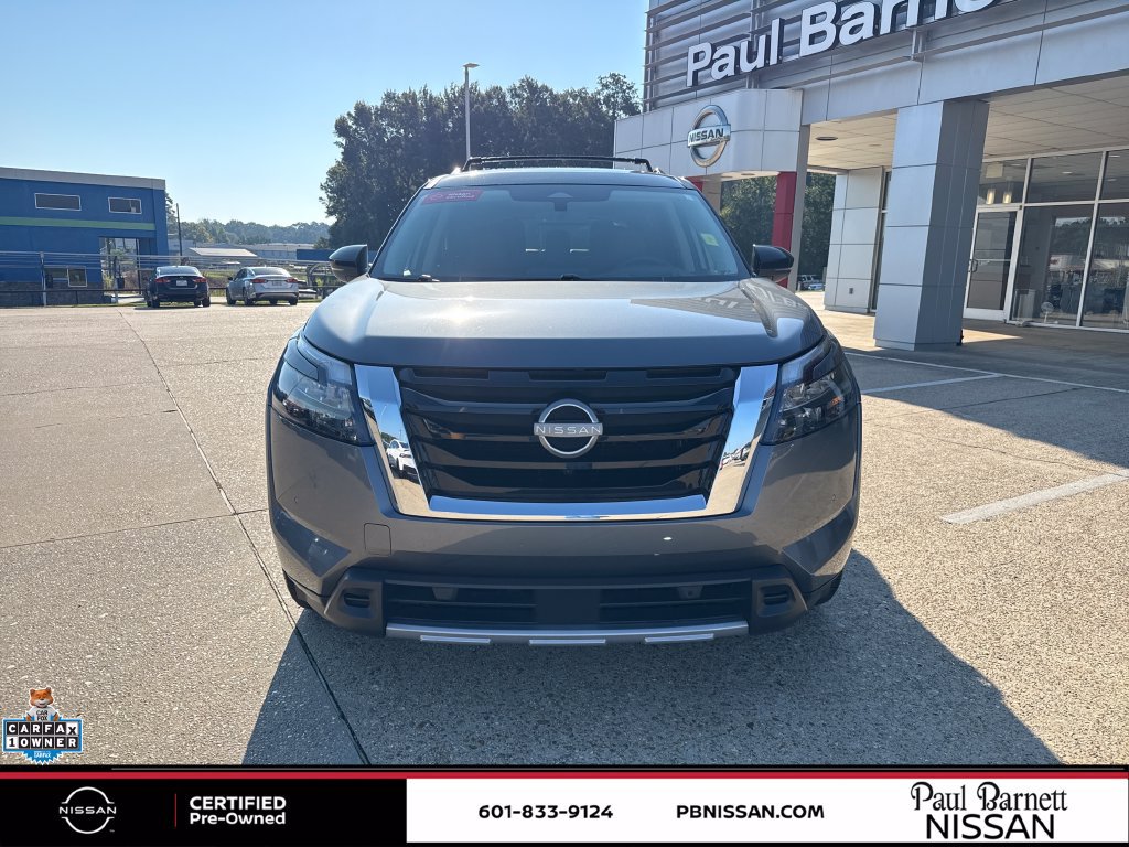 Certified 2025 Nissan Pathfinder Platinum FWD image 17