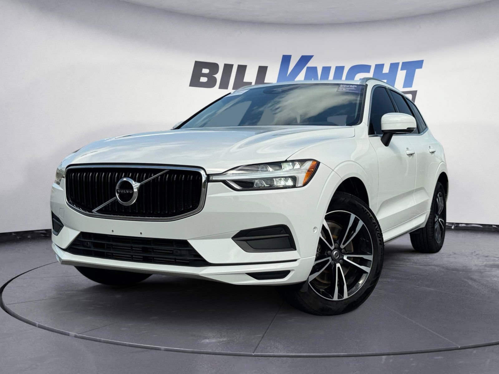 Used 2019 Volvo XC60 T6 Momentum w/ Premium Package AWD/4WD image 1