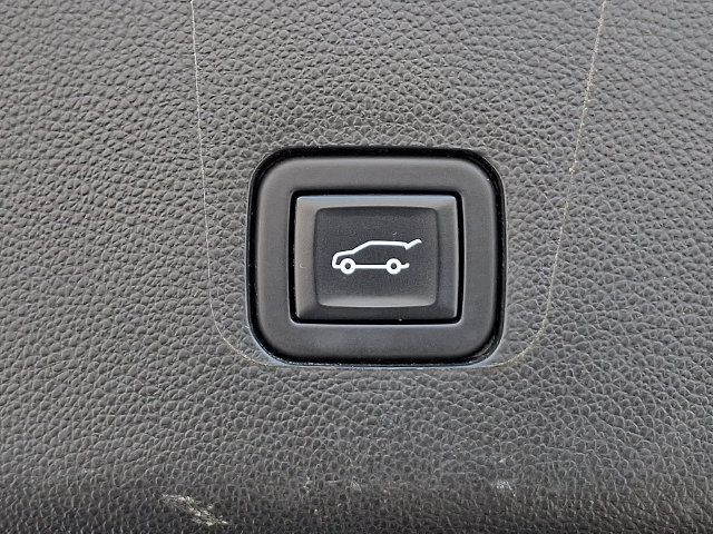 Used 2023 Chevrolet Traverse RS w/ LPO, Floor Liner Package AWD/4WD image 32