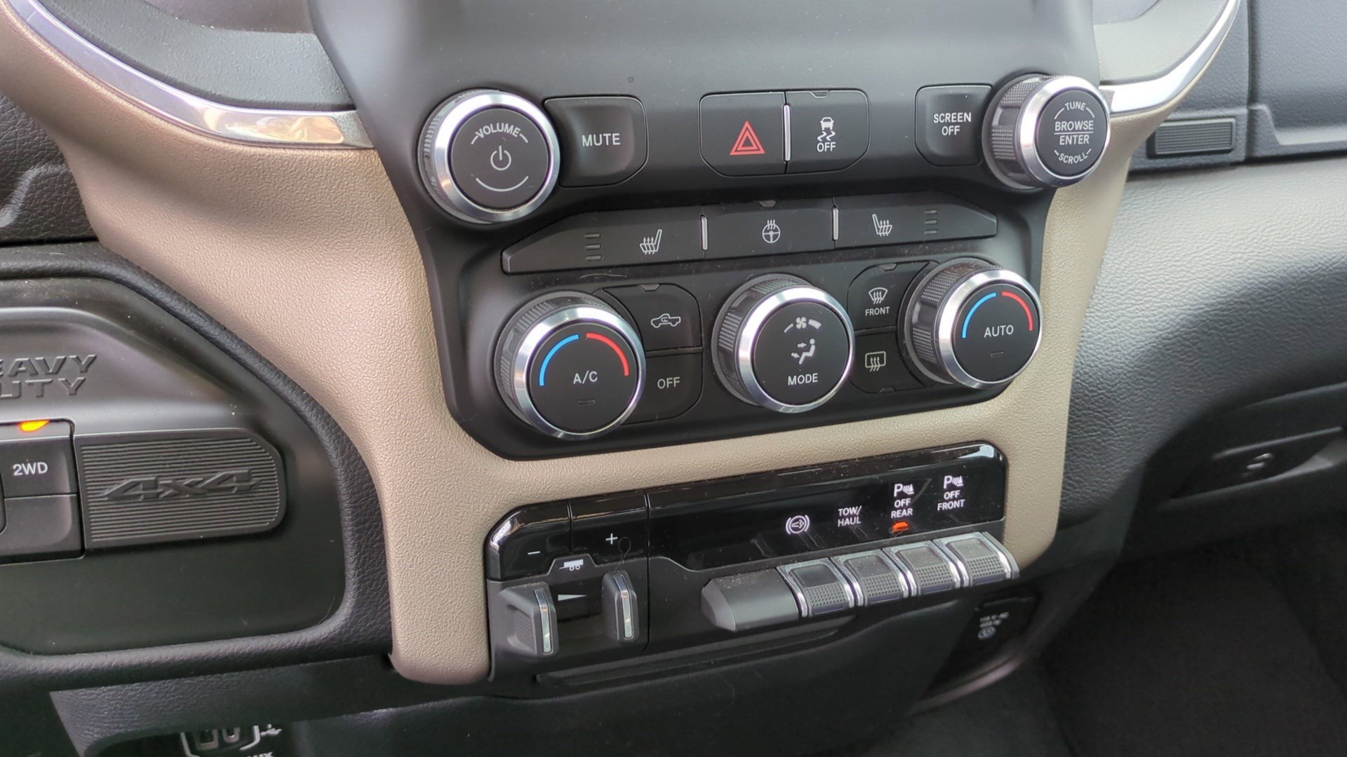 Used 2022 RAM 2500 Laramie w/ Cold Weather Group image 22