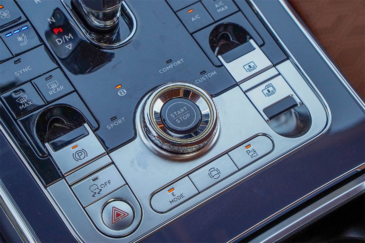 New 2026 Bentley Flying Spur Plug-In Hybrid image 30