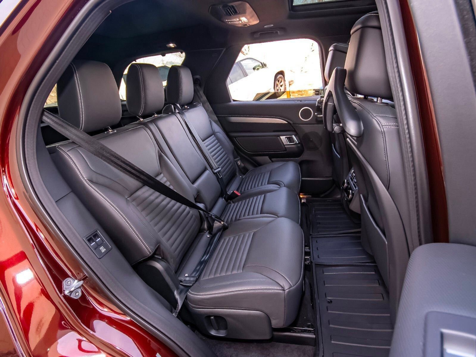 New 2026 Land Rover Discovery Limited Edition image 48