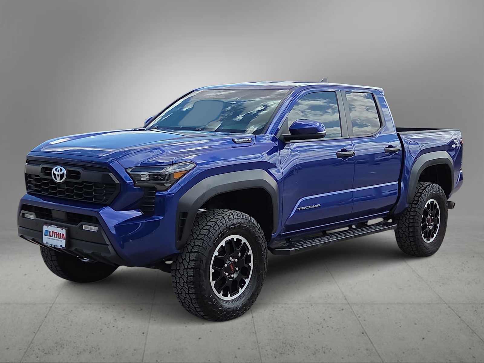 Used 2025 Toyota Tacoma TRD Off-Road w/ TRD Off Road Upgrade Package AWD/4WD image 4