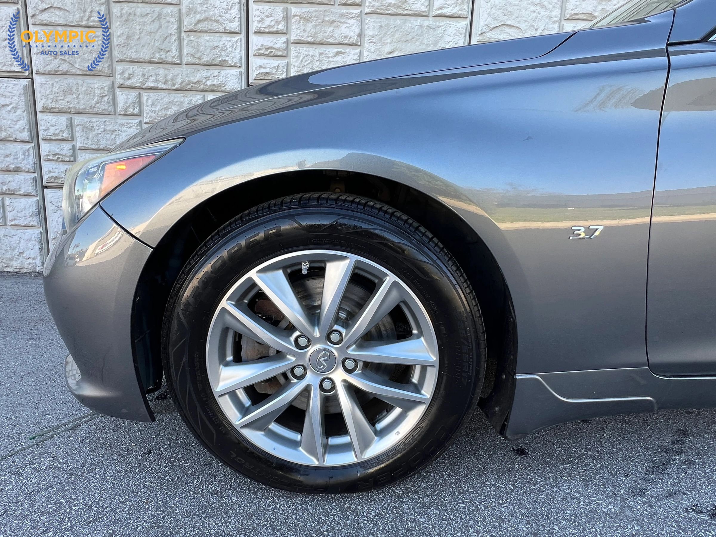 Used 2014 INFINITI Q50 Premium w/ Navigation Package RWD image 9