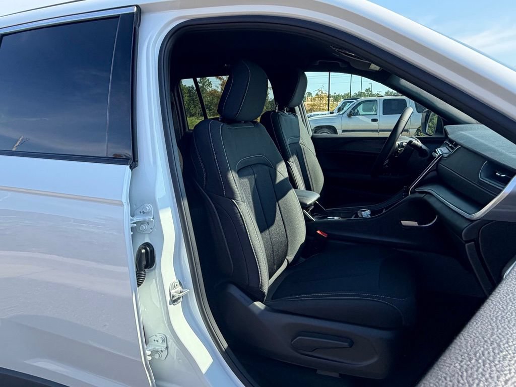 New 2026 Jeep Grand Cherokee Laredo AWD/4WD image 45