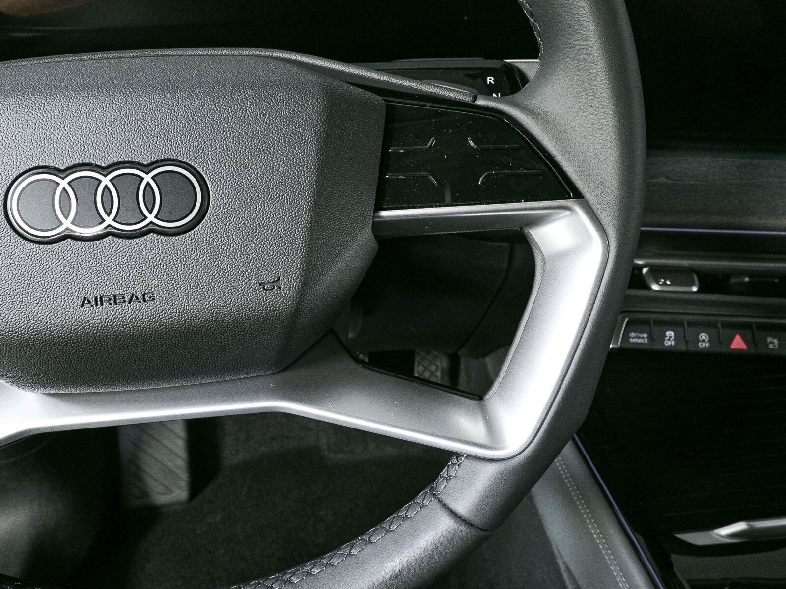 New 2026 Audi Q3 quattro 2.0T AWD/4WD image 13