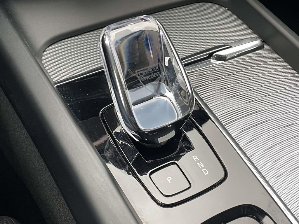 Used 2024 Volvo XC60 T8 Ultimate w/ Climate Package image 20