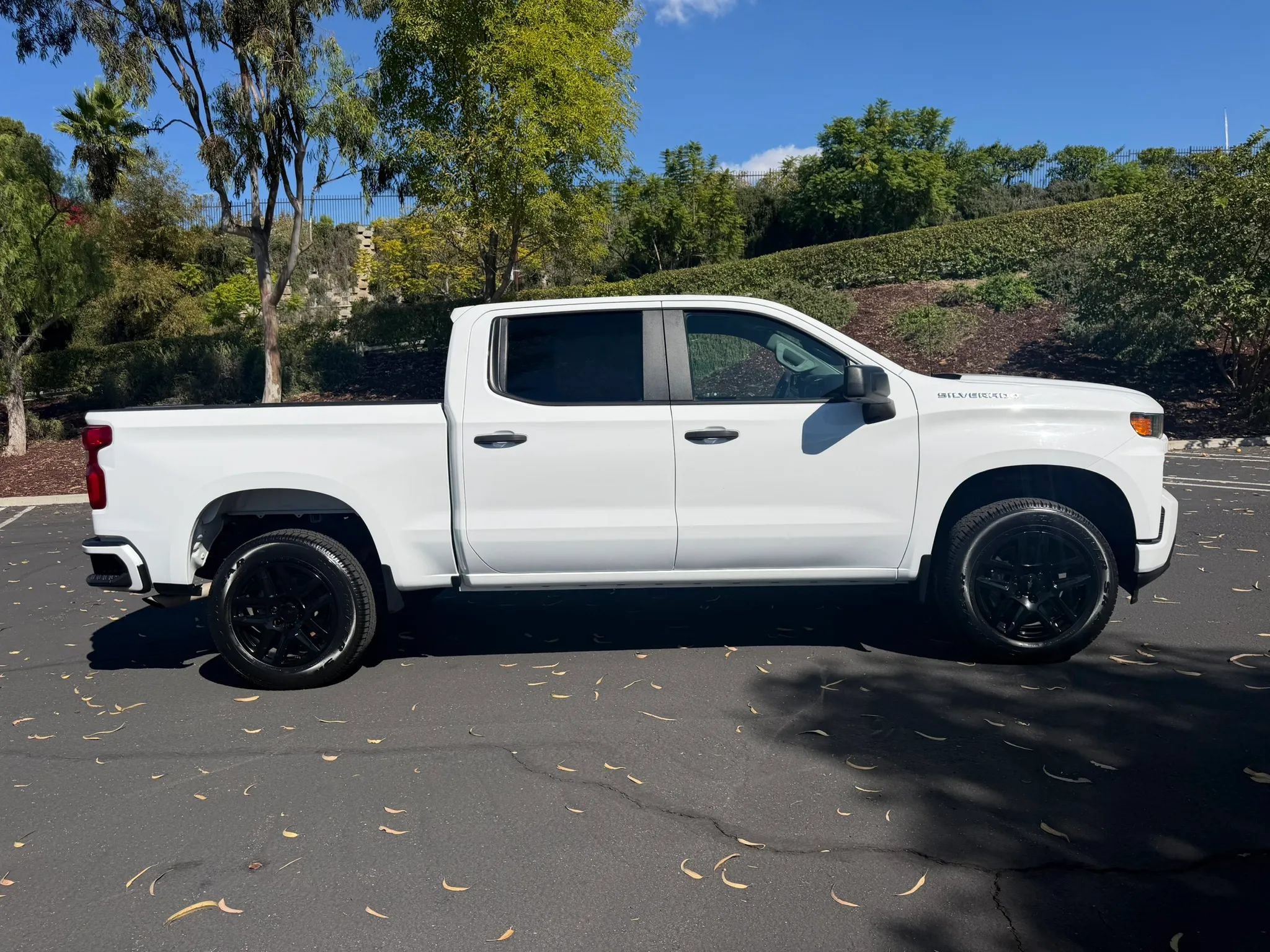 Used 2022 Chevrolet Silverado 1500 Custom w/ Safety Confidence Package RWD image 6