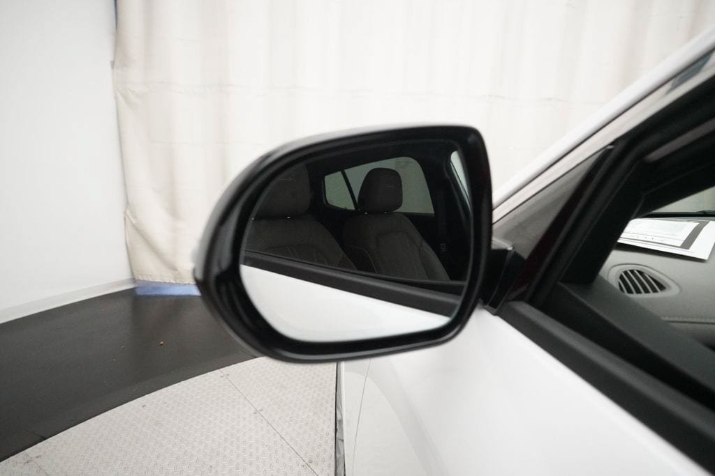 Used 2025 Buick Envista Avenir FWD image 25