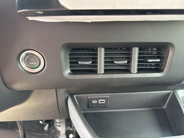 New 2025 Chevrolet Brightdrop 400 w/ Battery Pack, Max Range AWD/4WD image 17