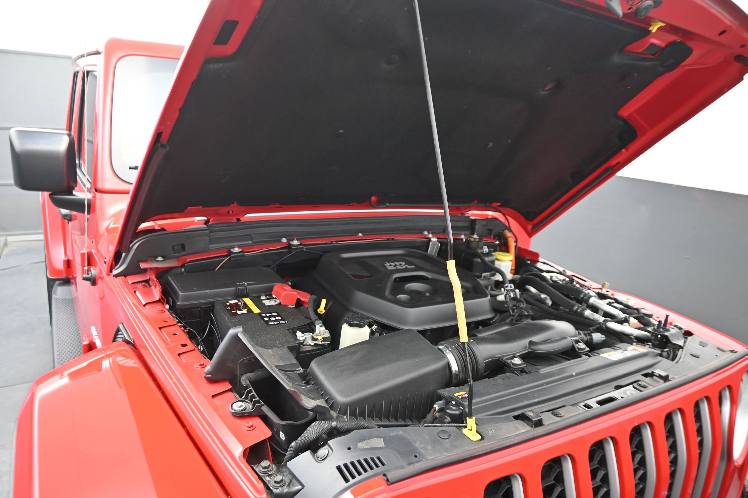 Used 2022 Jeep Wrangler Unlimited Sahara w/ Cold Weather Group AWD/4WD image 23