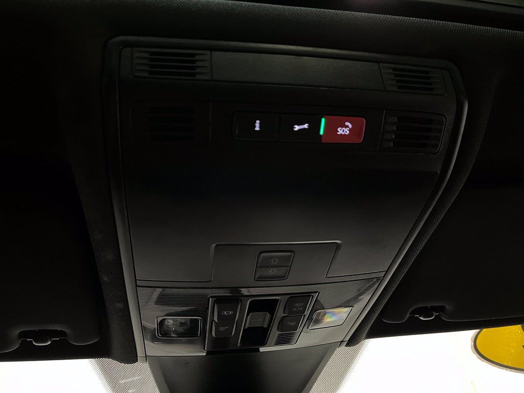 Used 2022 Volkswagen Tiguan SEL R-Line AWD/4WD image 10