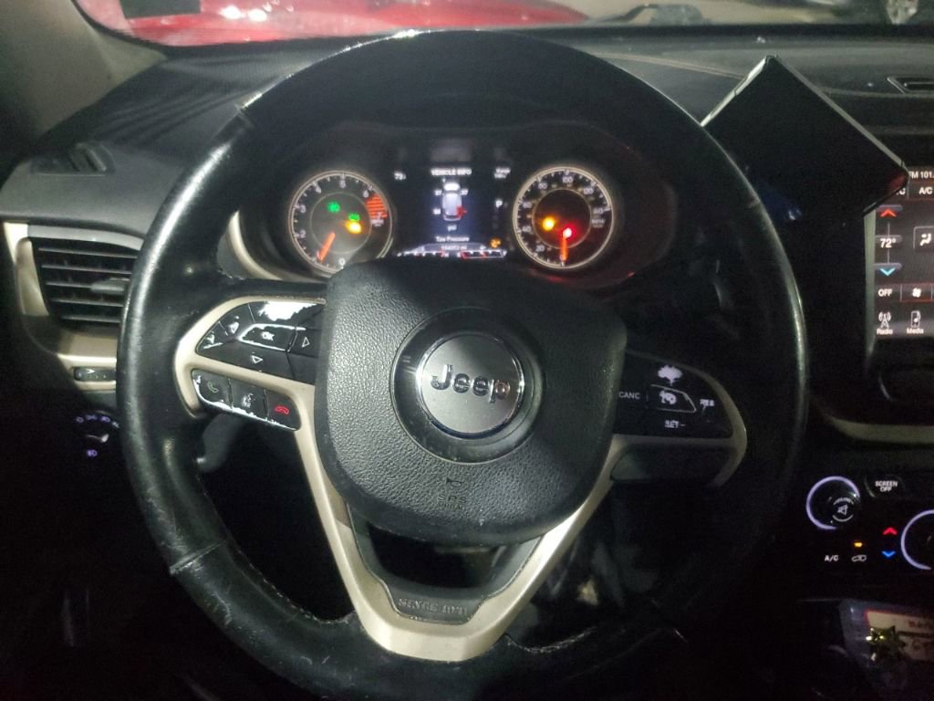 Used 2016 Jeep Cherokee Limited image 15