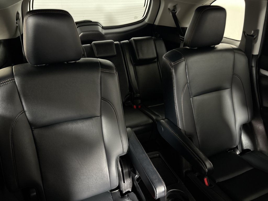 Used 2019 Toyota Highlander XLE AWD/4WD image 29