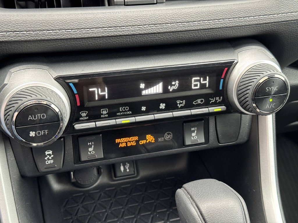 Used 2019 Toyota RAV4 XLE w/ Convenience Package AWD/4WD image 26