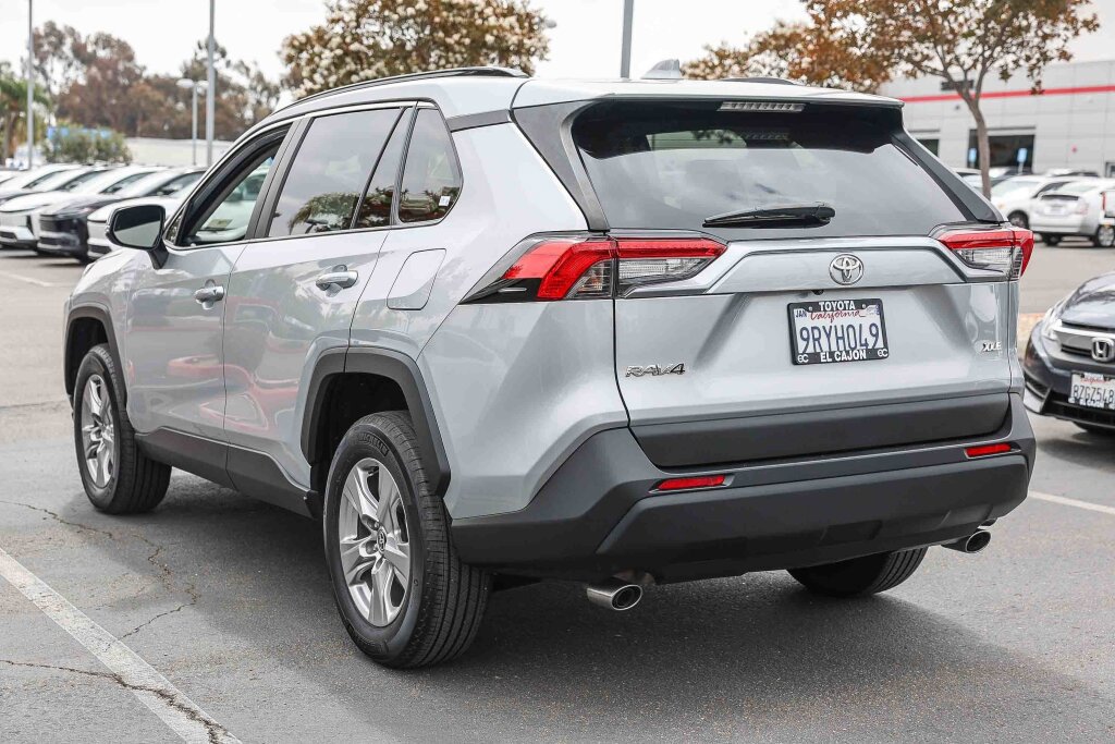 Certified 2025 Toyota RAV4 XLE FWD image 20