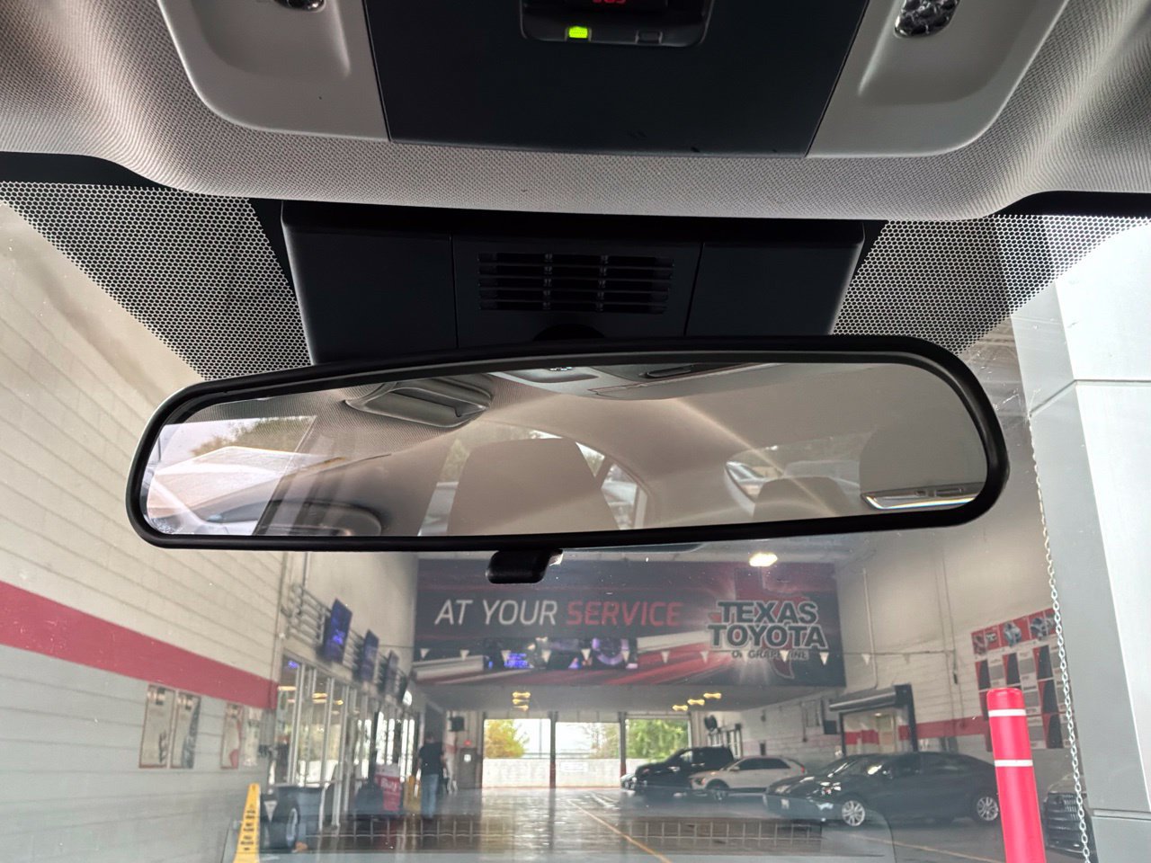 Used 2026 Toyota Camry LE FWD image 19