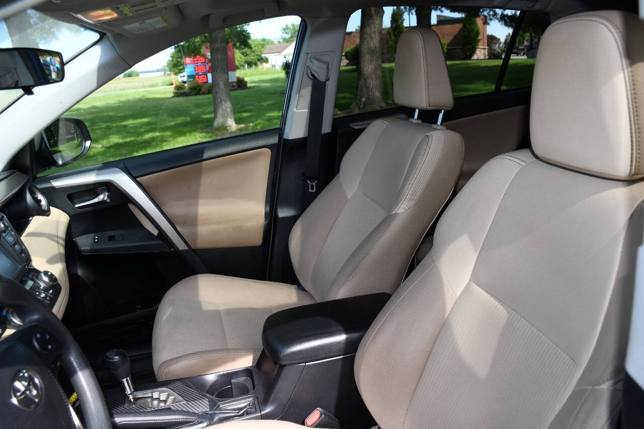 Used 2015 Toyota RAV4 XLE AWD/4WD image 12
