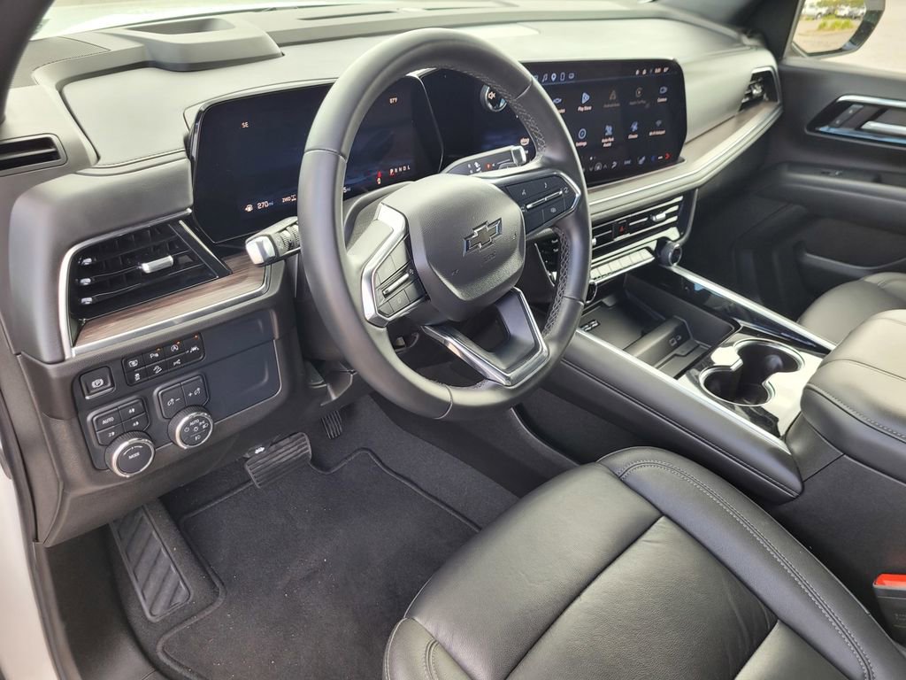 Used 2025 Chevrolet Suburban Z71 AWD/4WD image 15