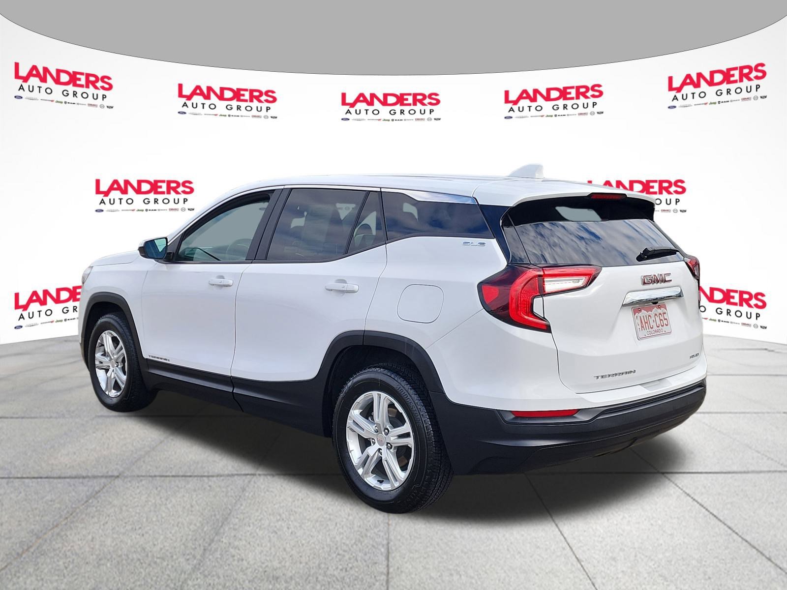 Used 2024 GMC Terrain SLE image 5