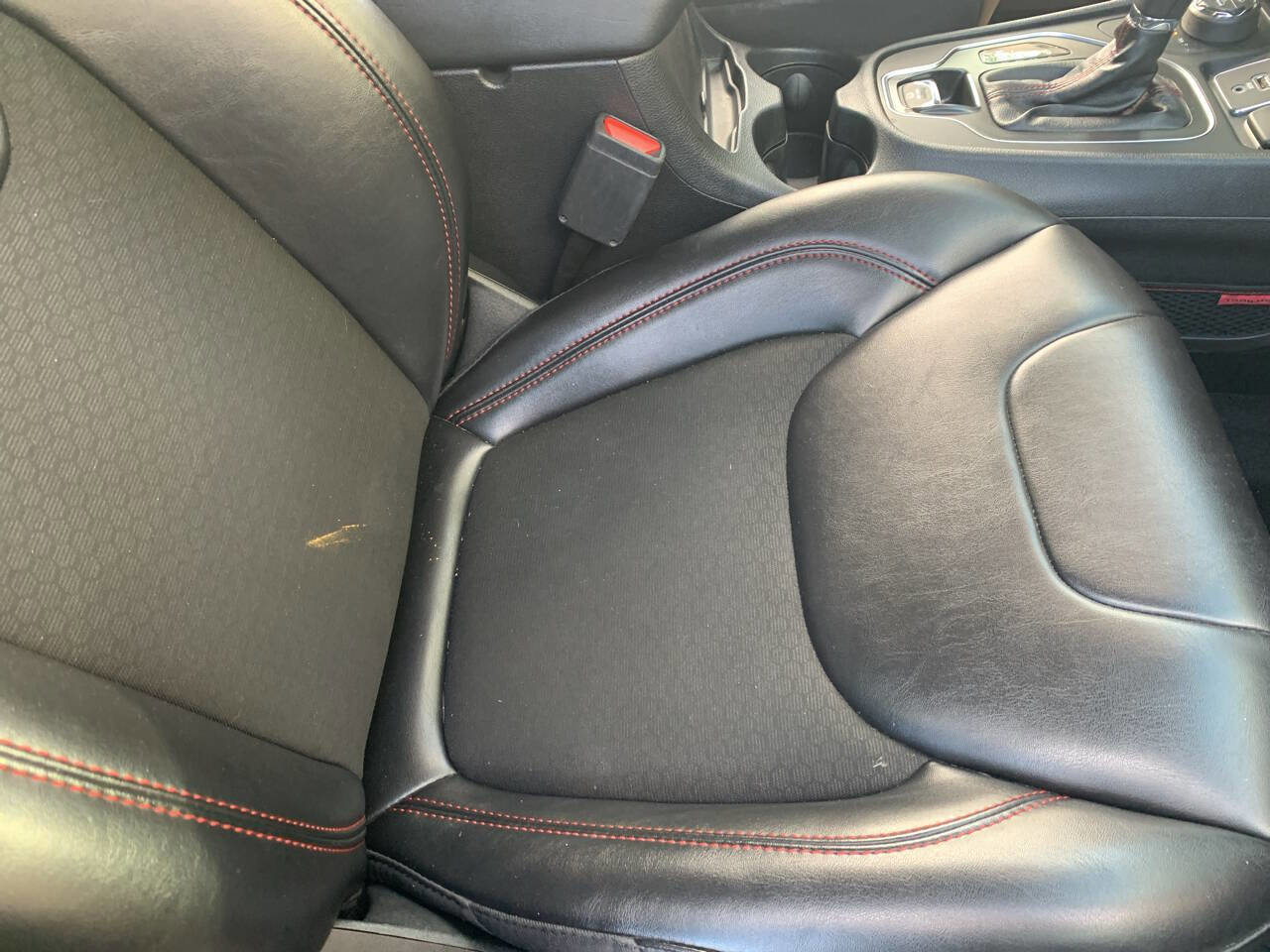 Used 2020 Jeep Cherokee Trailhawk image 16