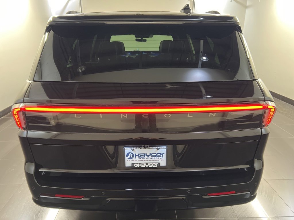 New 2026 Lincoln Navigator L Reserve w/ Jet Appearance Package image 5