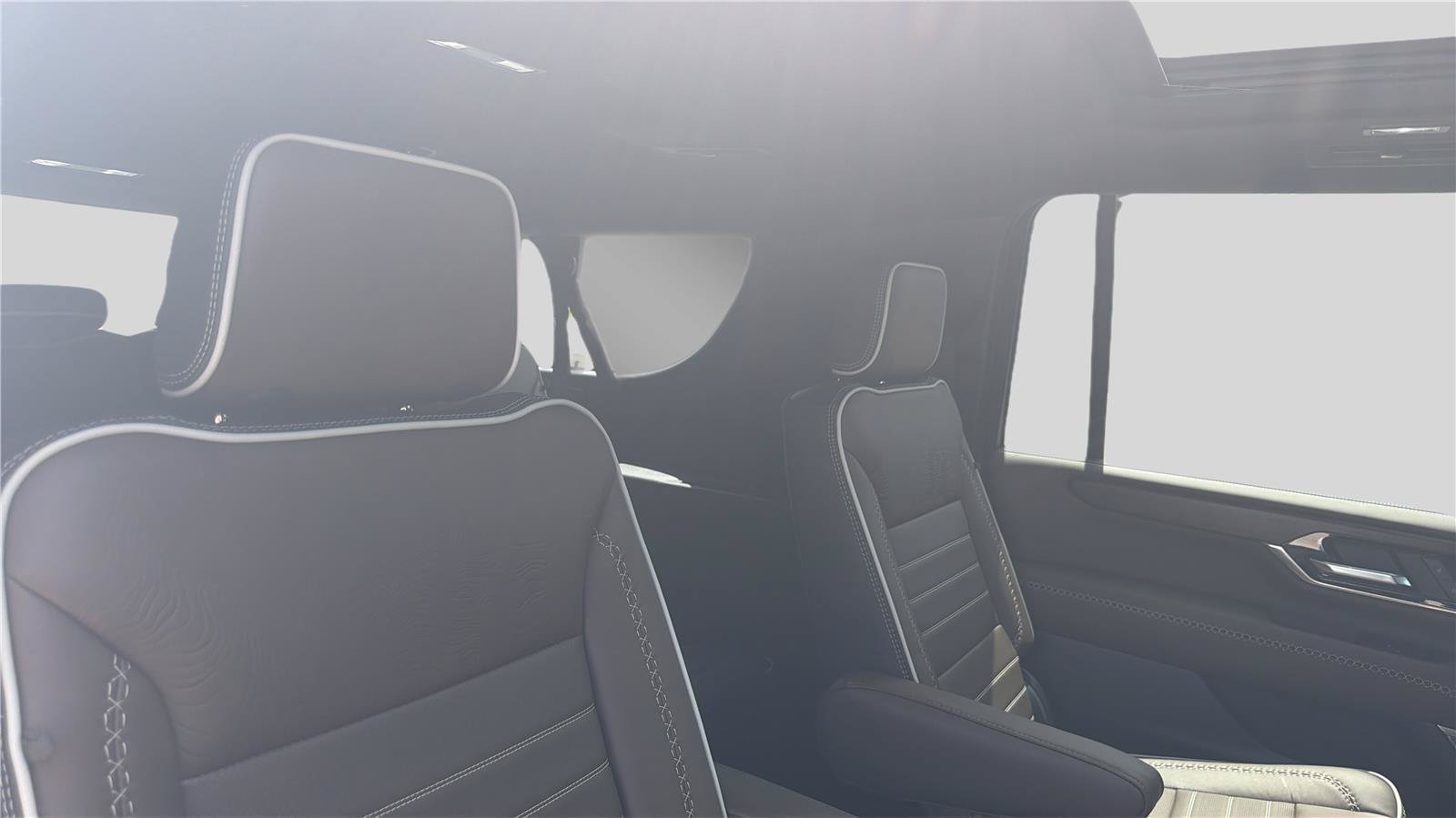 New 2026 GMC Yukon XL Denali Ultimate w/ LPO, Floor Liner Package AWD/4WD image 24