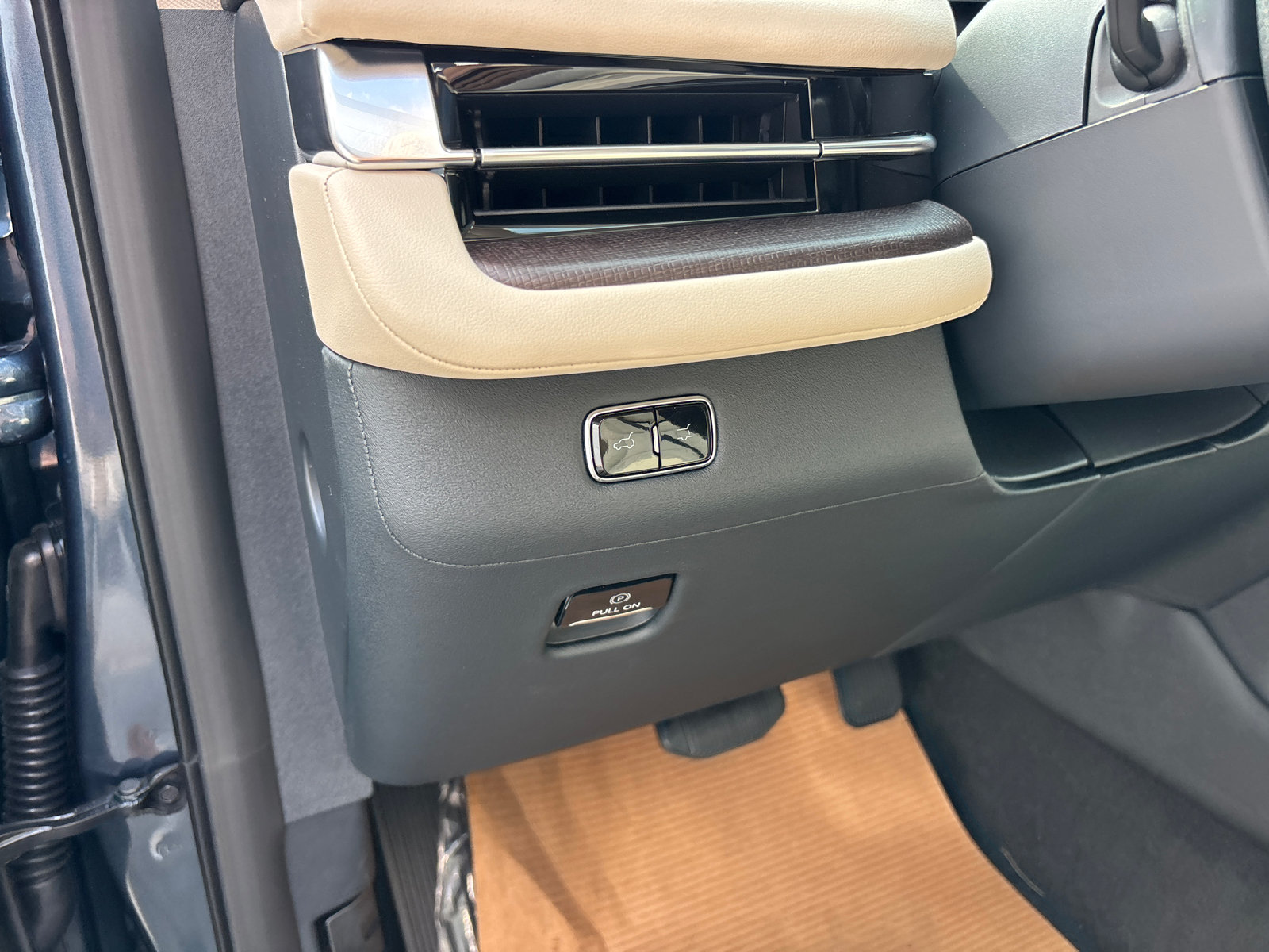 New 2027 Lincoln Navigator Reserve AWD/4WD image 13