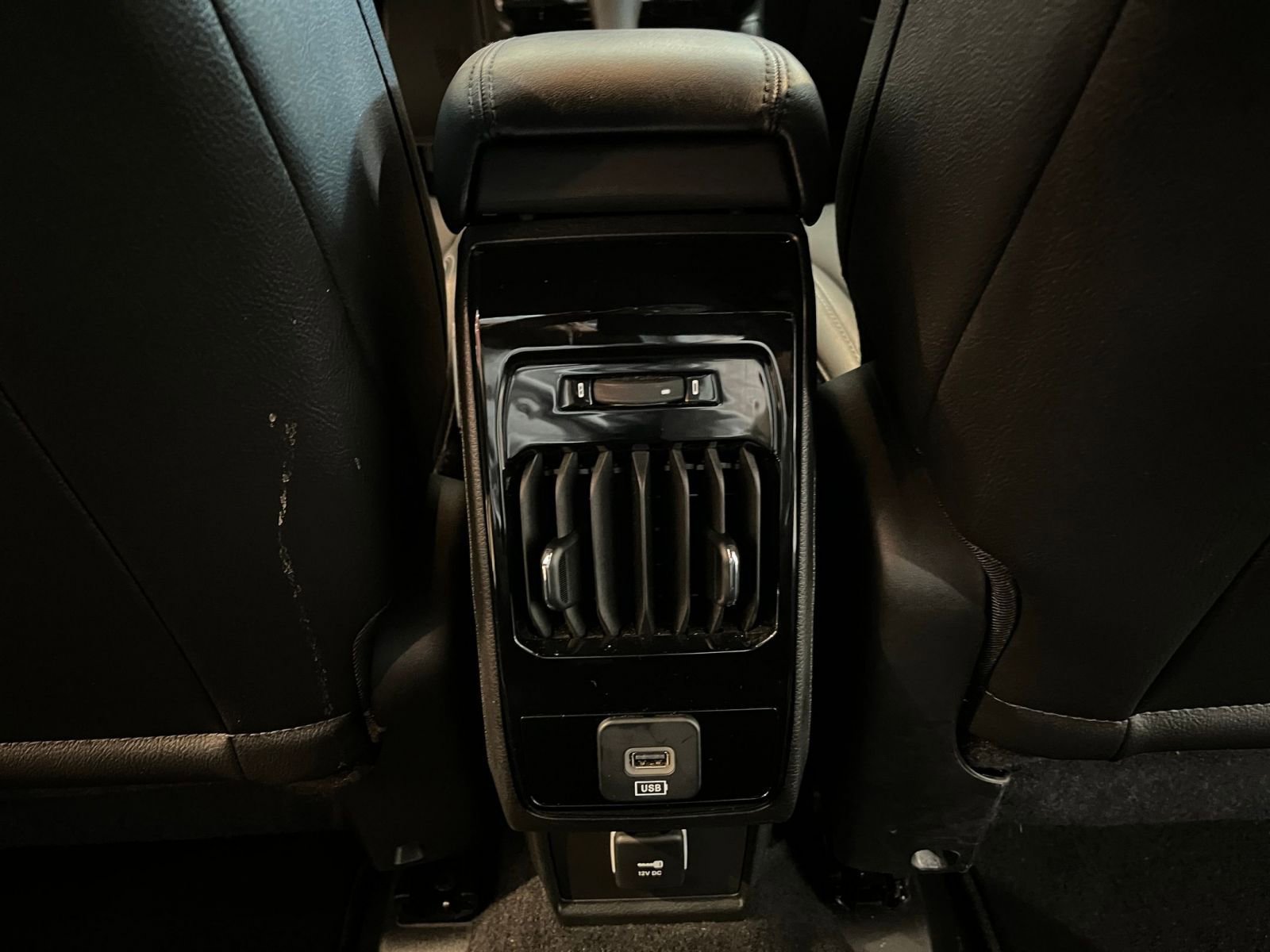 Used 2025 Jeep Compass Limited image 23