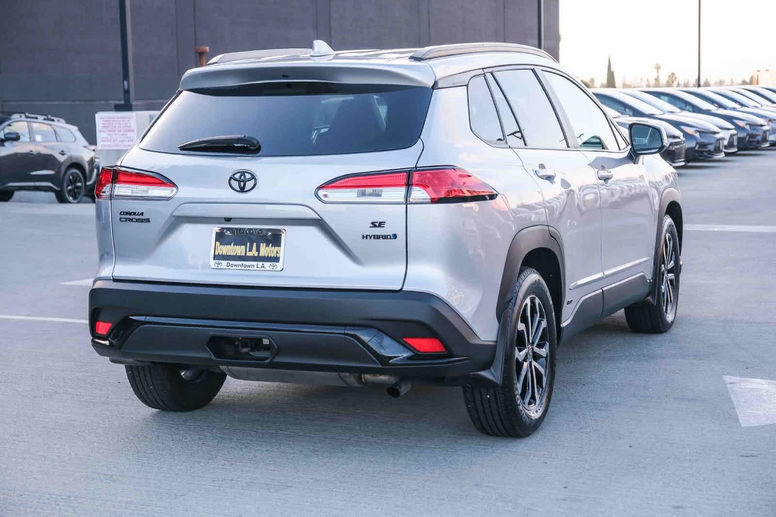Used 2023 Toyota Corolla Cross AWD Hybrid image 4