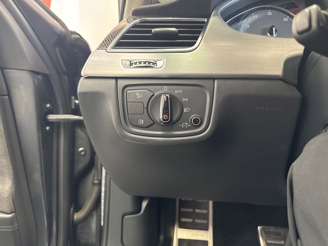 Used 2013 Audi S8 w/ Full Leather Pkg image 11