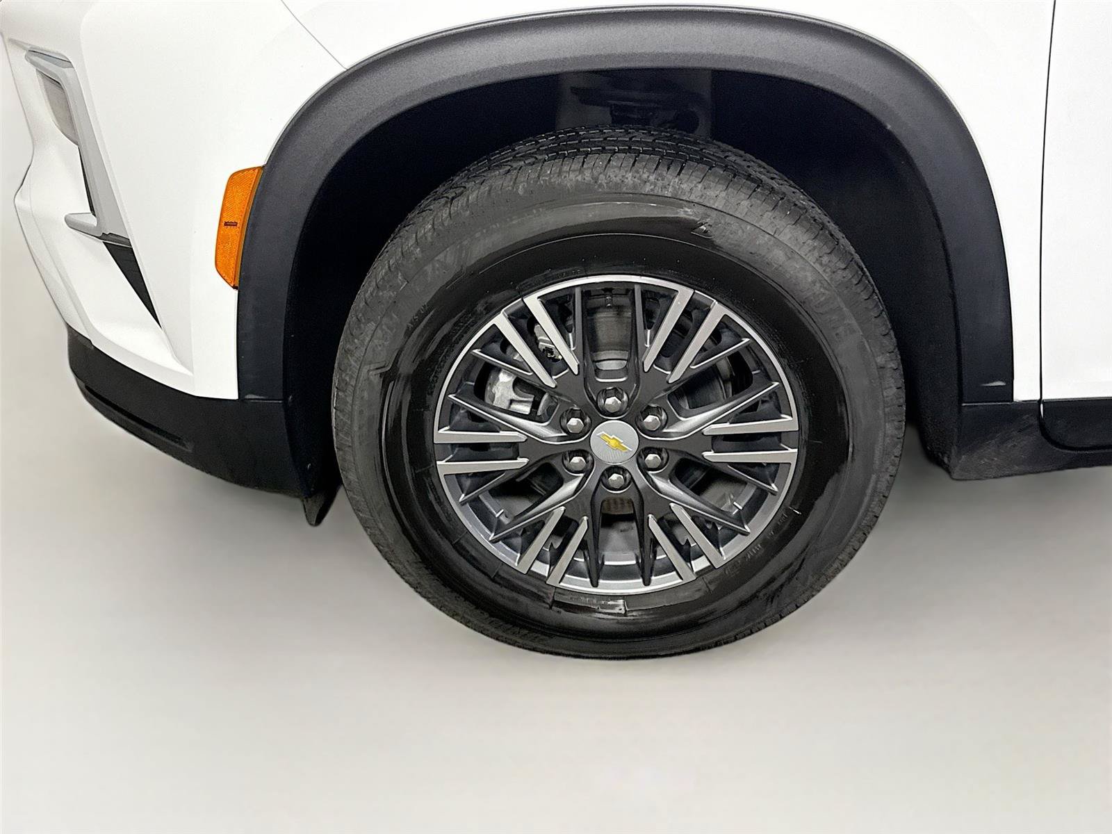 Used 2026 Chevrolet Traverse LT w/ Driver Confidence Package AWD/4WD image 25