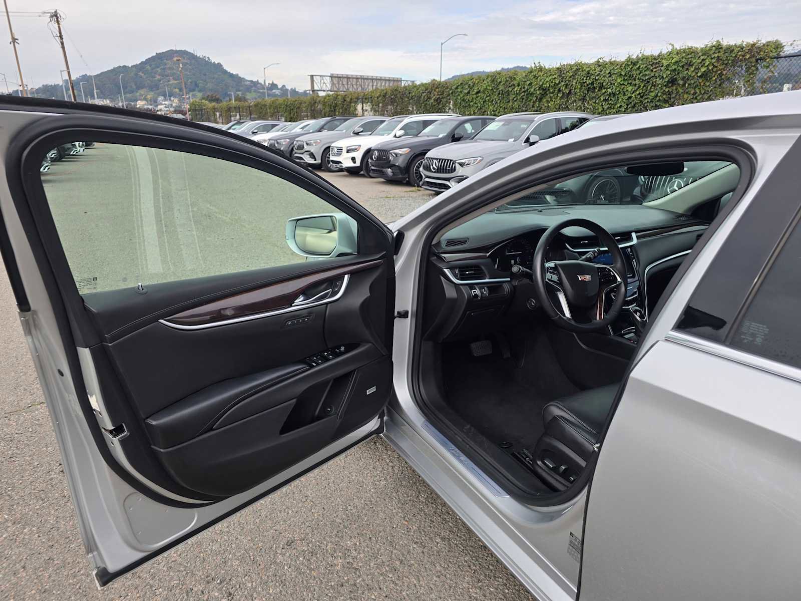 Used 2017 Cadillac XTS Luxury image 21