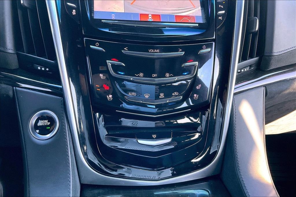Used 2019 Cadillac Escalade Platinum image 34