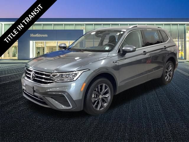 Used 2023 Volkswagen Tiguan SE FWD image 2