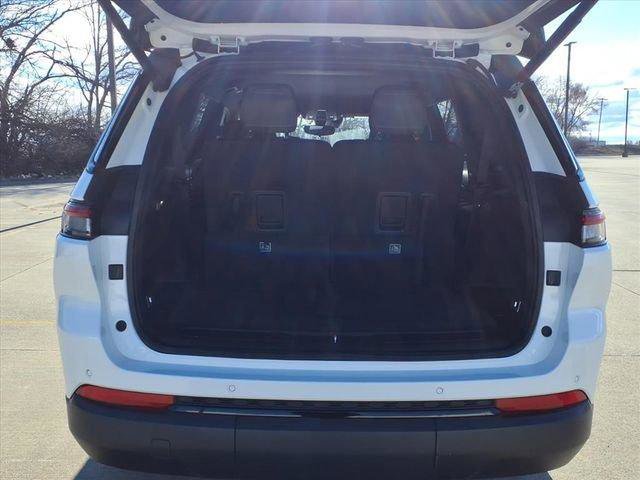 Used 2024 Jeep Grand Cherokee L Laredo image 23