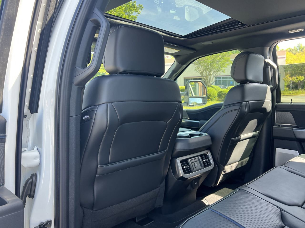 New 2025 Ford F350 Platinum w/ FX4 Off-Road Package AWD/4WD image 21