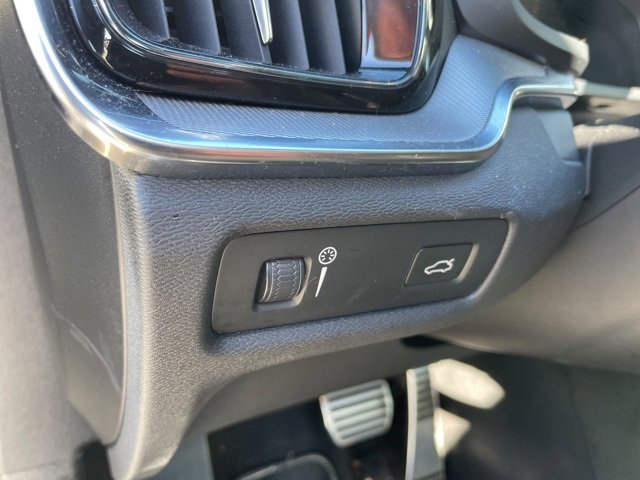 Used 2019 Volvo S60 T5 R-Design image 7