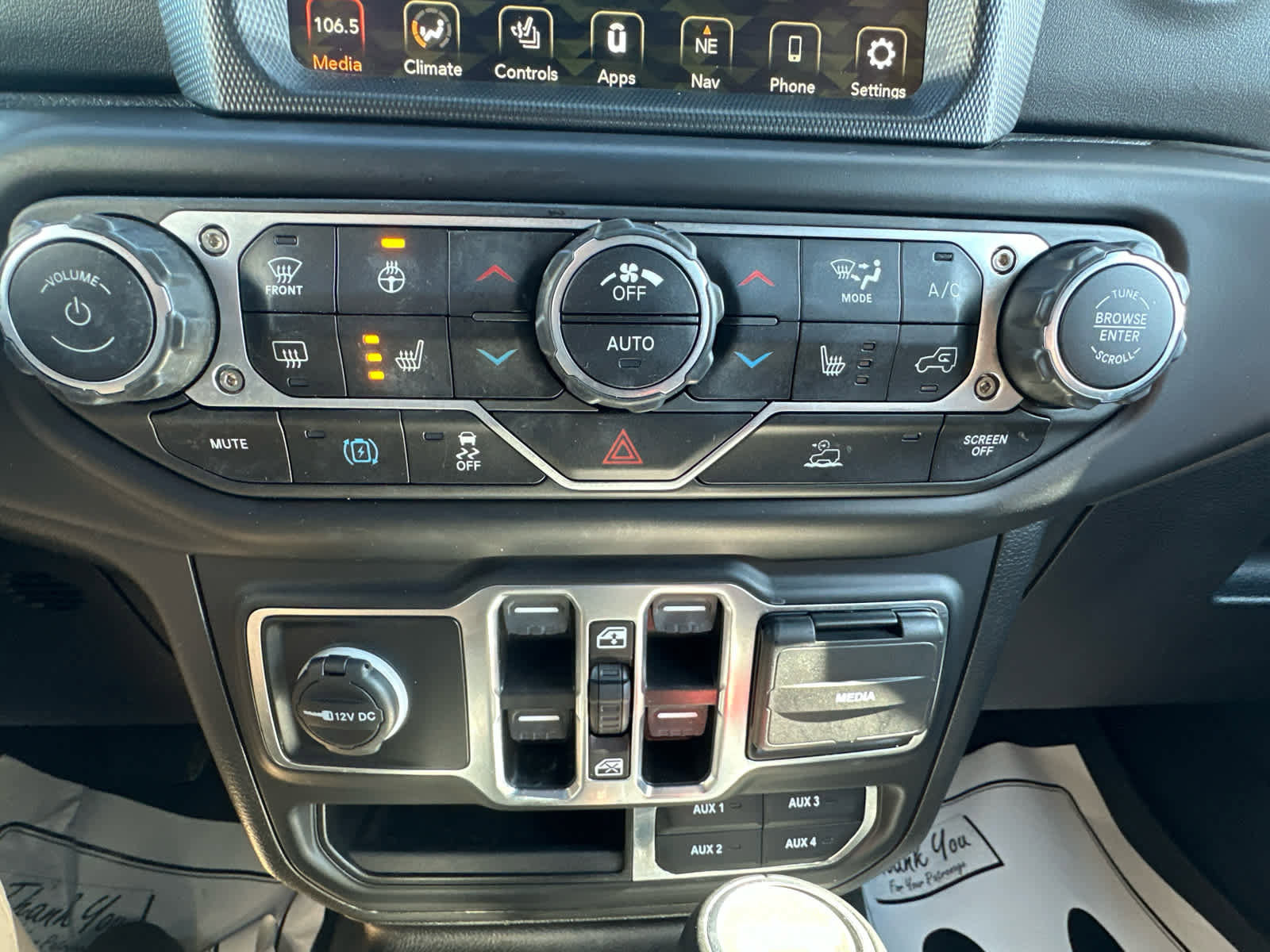 Used 2023 Jeep Wrangler Sahara w/ Cold Weather Group image 33