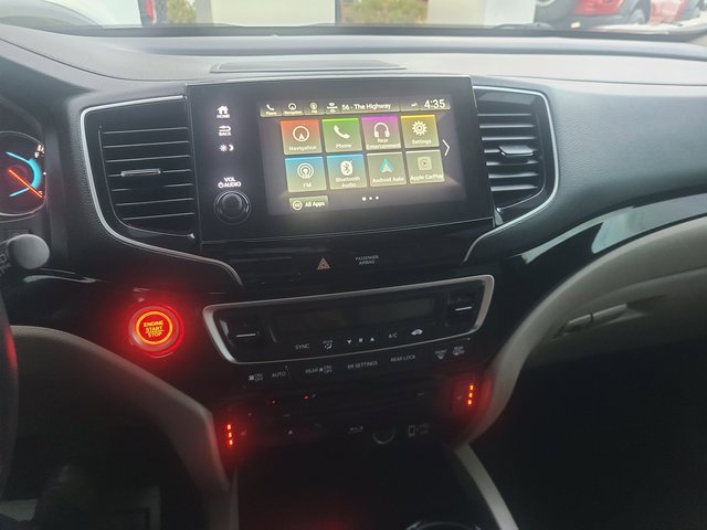 Used 2021 Honda Pilot Touring image 13